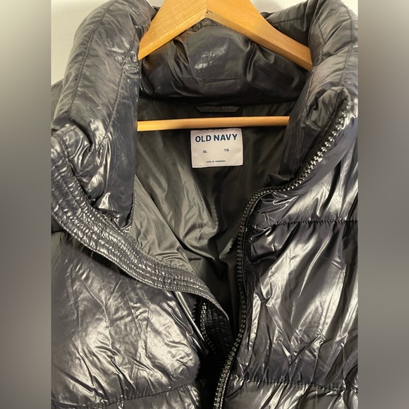 Black puffer coat - Picture 2 of 3